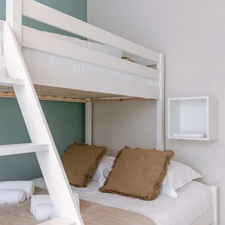 Huswell - Cozy Seaside With Terrace In